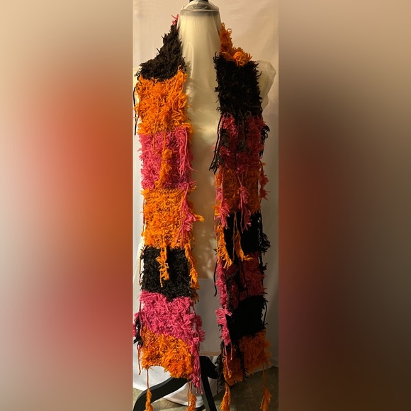 Color block string scarf. - Picture 2 of 7